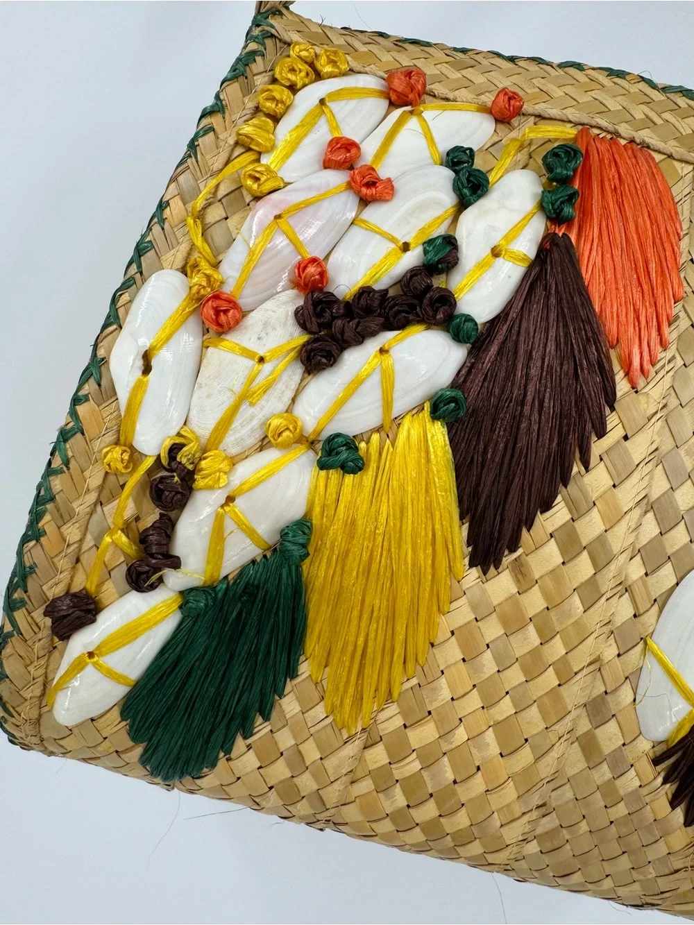 Vintage 60s Mid Century Hawaiian Real Shell Embroidered Raffia Shoulder Bag